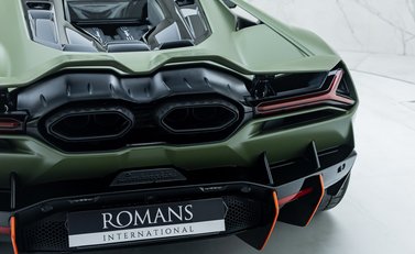 Lamborghini Revuelto 34