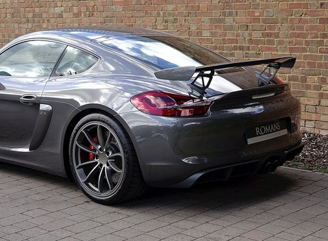 Porsche Cayman GT4 Clubsport 12