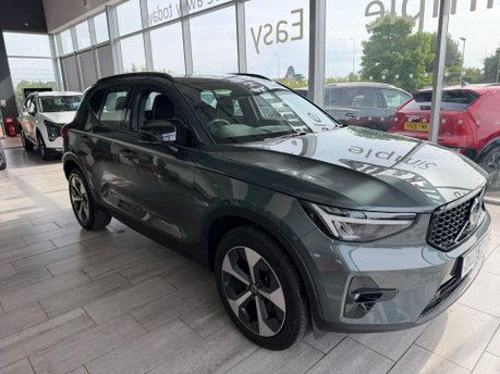 Volvo XC40 2.0 B4 MHEV Plus Dark DCT Auto Euro 6 (s/s) 5dr
