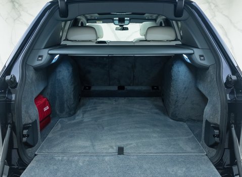 Rolls-Royce Cullinan BLACK BADGE 44