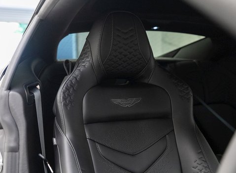 Aston Martin DBS Superleggera 11