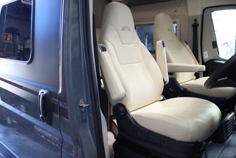 Fiat Ducato Laika 646 ECOVIP 180 BHP Auto huge factory upgrades cost new £98K    16