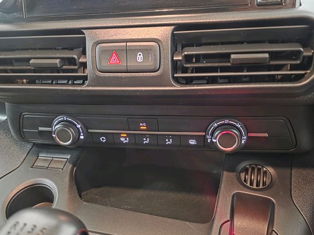 Vauxhall Combo VAUXHALL COMBO CARGO L1 DIESEL 2300 1.5 Turbo D 100ps H1 Pro Van 23