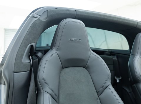 Porsche 911 Targa 4 GTS (992) 14