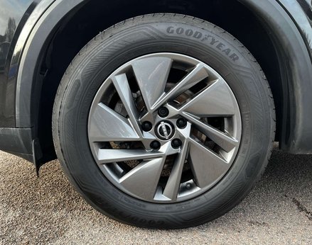 Nissan Qashqai 1.3 Qashqai Acenta Premium DiG-T MHEV 5dr 12