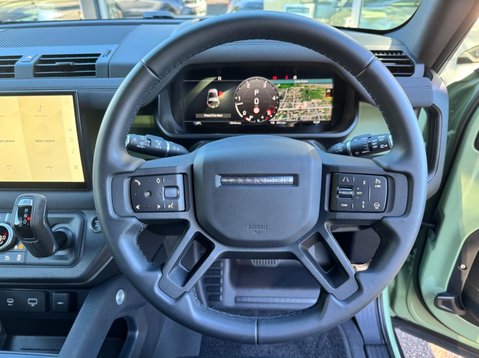 Land Rover Defender 75TH LIMITED EDITION 31