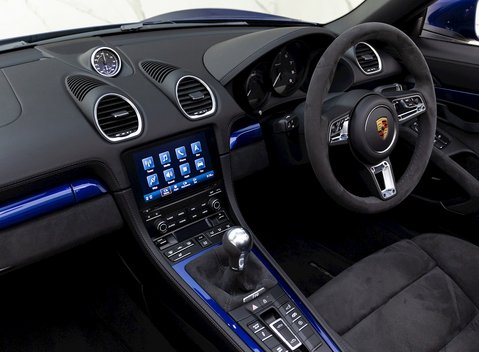 Porsche 718 Boxster Spyder 16