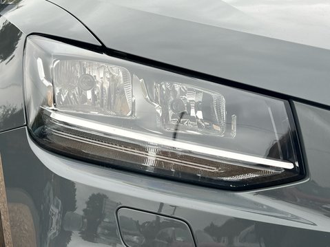 Audi Q2 TFSI SE 14