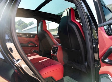 Porsche Cayenne Turbo 16