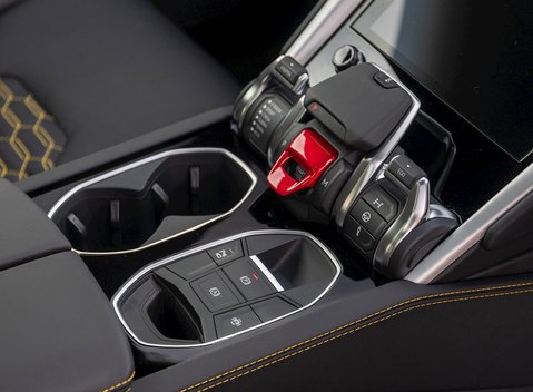 Lamborghini Urus 24