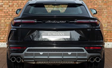Lamborghini Urus 5