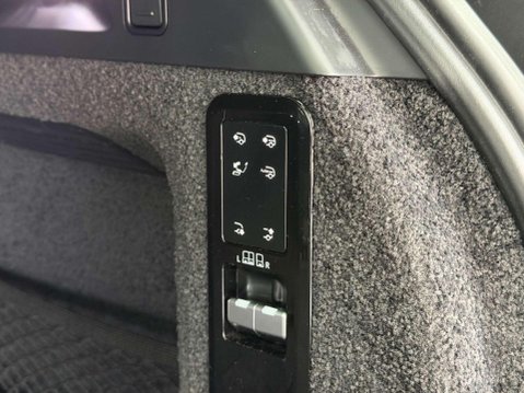 Land Rover Range Rover 4.4 P530 V8 First Edition SUV 5dr Petrol Auto 4WD Euro 6 (s/s) (530 ps) 52