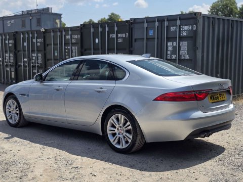 2016 Jaguar XF thumbnail 16
