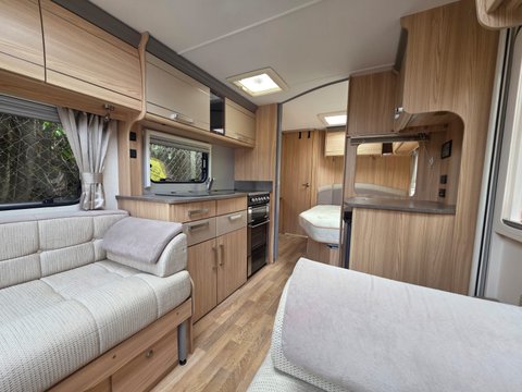 Coachman Pastiche 560/4 14