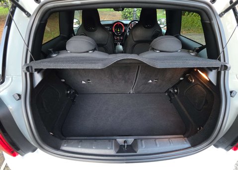 Mini Hatch 2.0 Cooper S Sport Auto 3dr 32