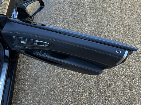 Mercedes-Benz SL Series SL63 AMG 83