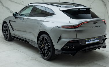 Aston Martin DBX 707 12