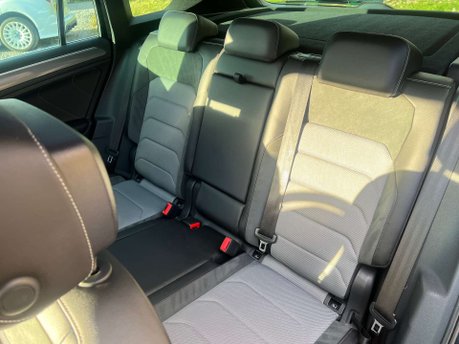 Volkswagen Tiguan 2.0 Tiguan R-Line Tech TDI Semi-Auto 5dr 38