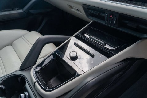 Porsche Cayenne 3.0 Cayenne V6 E-Hybrid Auto 4WD 5dr 16