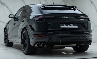 Lamborghini Urus PERFORMANTE 10