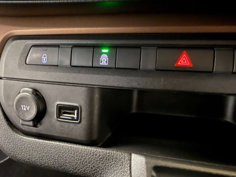 Toyota Proace Verso 2.0 Proace Verso Family L1 D-4D Auto 5dr 25