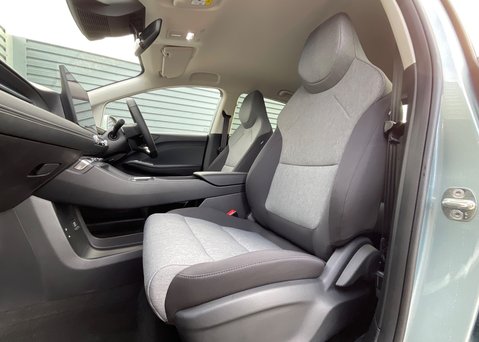 MG MG4 EV URBAN PREMIUM LONG RANGE 15