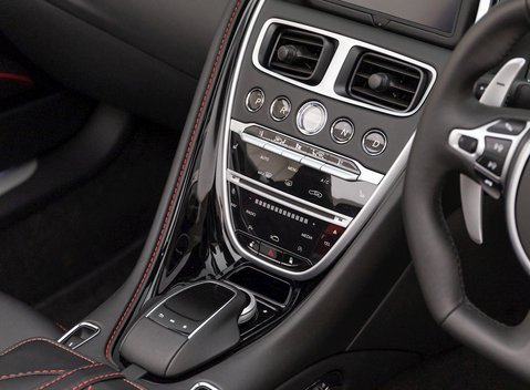 Aston Martin DBS Superleggera Volante 19