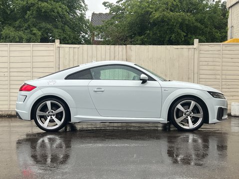 Audi TT 2.0 TFSI 40 S line Coupe 3dr Petrol S Tronic Euro 6 (s/s) (197 ps) 6