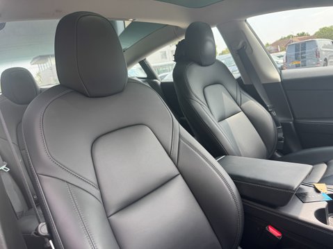 Tesla Model 3 Saloon 4dr Electric Auto RWD (241 bhp) 12