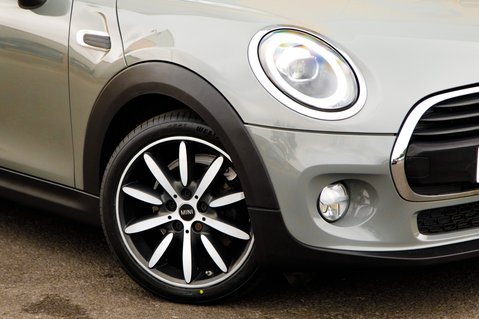 Mini Hatch COOPER 11