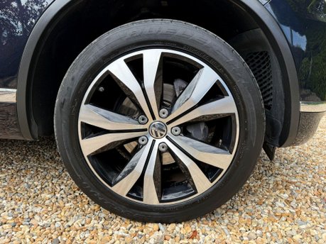 Volkswagen Touareg 3.0 TDI V6 BlueMotion Tech R-Line Tiptronic 4WD Euro 6 (s/s) 5dr 15