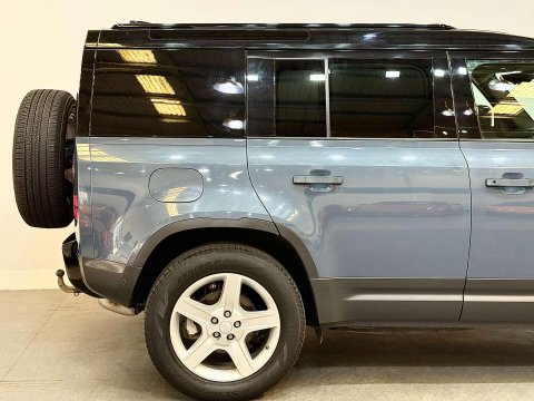 Land Rover Defender 3.0 D250 MHEV SE Hard Top SUV 5dr Diesel Auto 4WD MWB Euro 6 (s/s) (250 ps) 16