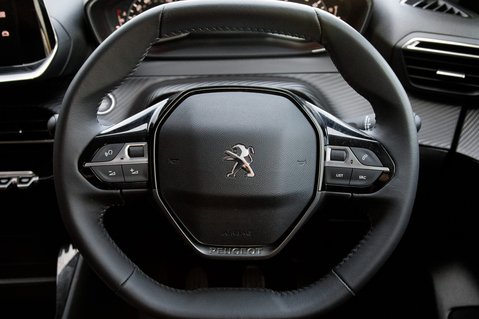 Peugeot 208 PURETECH ACTIVE PREMIUM PLUS S/S 20