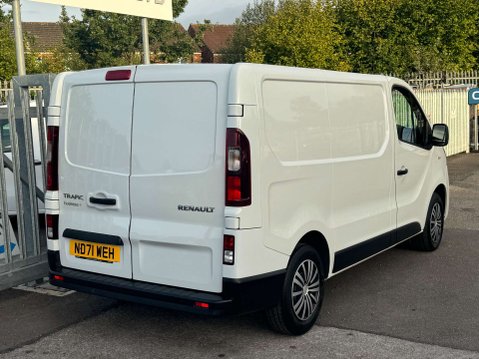 Renault Trafic 2.0 dCi ENERGY 28 Business+ Panel Van 5dr Diesel Manual SWB Standard Roof E 30