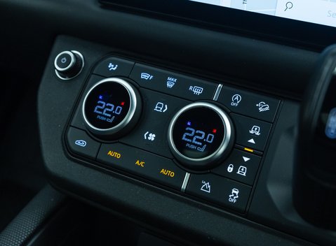 Land Rover Defender 90 V8 CARPATHIAN EDITION 22