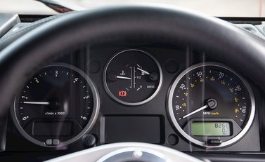 Land Rover Defender 90 Adventure Edition 16