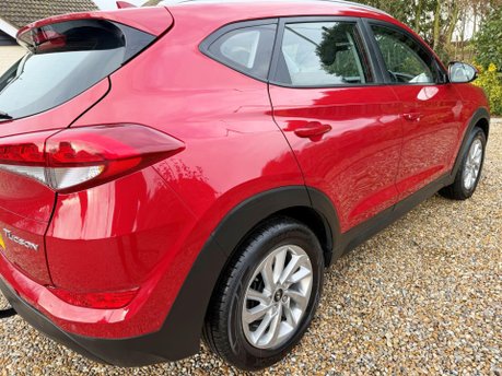 Hyundai TUCSON 1.7 CRDi Blue Drive SE Nav Euro 6 (s/s) 5dr 8