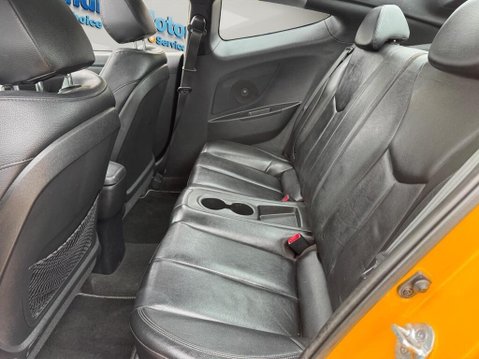 Hyundai Veloster 1.6 GDi Sport Euro 5 4dr 33