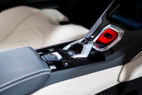 Lamborghini Huracan LP 640-2 EVO SPYDER. NOW SOLD. SIMILAR REQUIRED. PLEASE CALL 01903 254800. 37