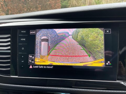 Volkswagen Caravelle 2.0 TDI Executive MPV 5dr Diesel DSG Euro 6 (s/s) (150 ps) 52