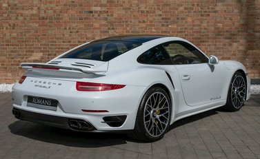 Porsche 911 (991) Turbo S 7