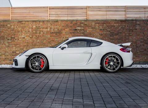 Porsche Cayman GT4 5