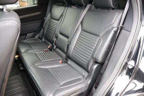 Land Rover Discovery R-DYNAMIC HSE MHEV 7 seater genuine Land Rover seats  18
