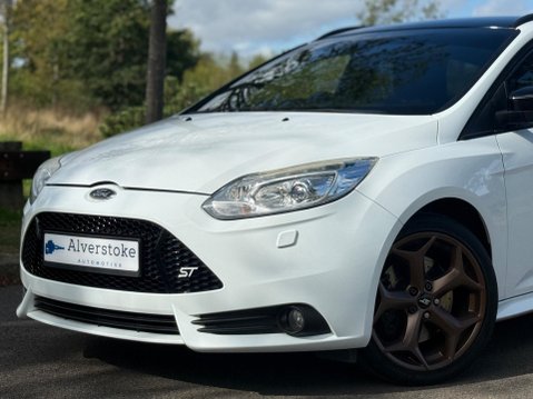 Ford Focus 2.0T EcoBoost ST-3 Euro 5 (s/s) 5dr 7