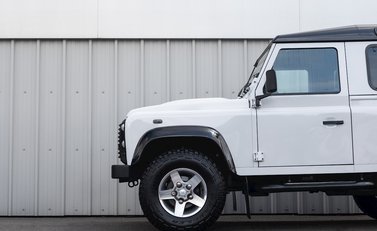 Land Rover Defender 90 Landmark 22
