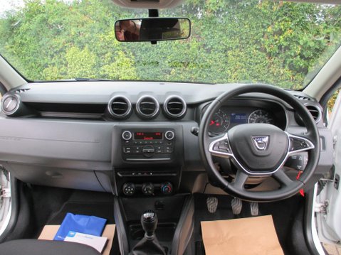 Dacia Duster 1.6 SCe Essential Euro 6 (s/s) 5dr 15