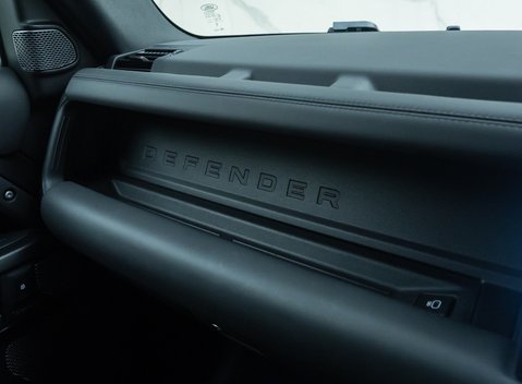 Land Rover Defender 110 V8 P525 24