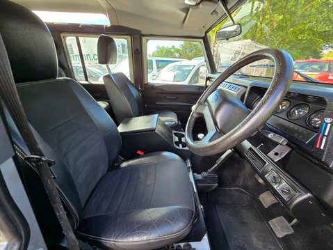 Land Rover Defender 110 TD5 XS STATION WAGON 7