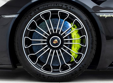 Porsche 918 Spyder 11