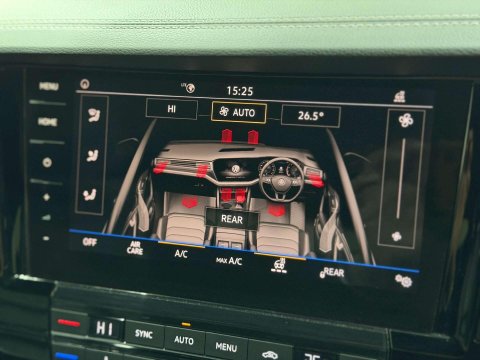 Volkswagen Touareg 3.0 TDI V6 R-Line SUV 5dr Diesel Tiptronic 4Motion Euro 6 (s/s) (286 ps) 42